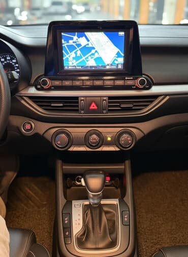 обмен машины ключ на ключ: Kia K3: 2019 г., Автомат, Бензиновая, Седан — 1