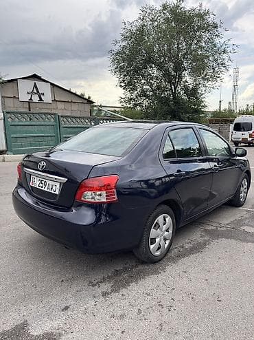 byd e7: Toyota Yaris: 2007 г., 1.5 л, Автомат, Бензин, Седан — 4