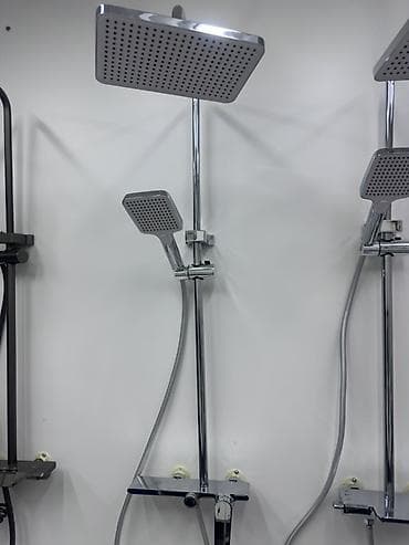 Душевая система с верхним тропическим душем и ручной лейкой -