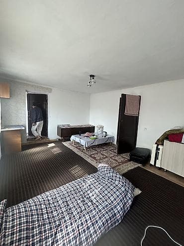 квартира сатам: ! Сдается квартира 1 комнат с отдельным кухня и прихожая с туалетом — 10