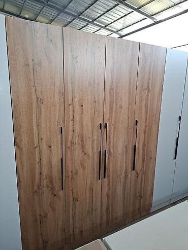 Шкаф-купе/гардероб 5‑дверный с фасадами под натуральное дерево и