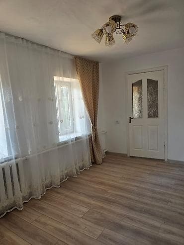 сдаю дом без хозяина бишкек: 47 м², 3 комнаты, Парковка, Забор, огорожен — 4