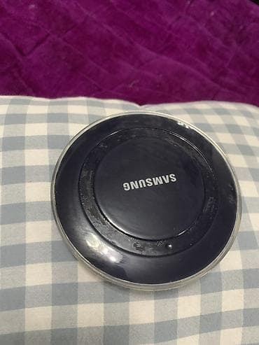 Беспроводная зарядная станция Samsung (круглая, Qi) очень хорошая