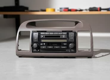 магнитофон авто: Штатная магнитола Toyota камри 30с центральной рамкой консоли — 1