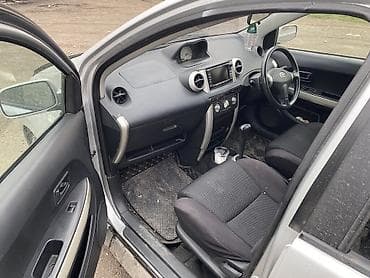 lend cruzer: Toyota ist: 2003 г., 1.3 л, Автомат, Бензин, Хэтчбэк — 5