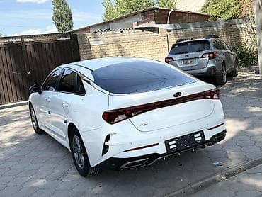 byd e5: Kia K5: 2021 г., Седан — 3