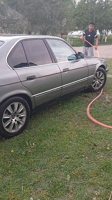 Унаа: BMW 525: 1990 г., 2.5 л, Кол менен иштөөчү, Бензин, Седан — 4