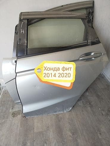 лобовой 124: Дверь Задняя левая Honda, Оригинал — 1