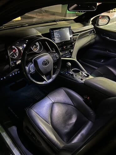 срочно продам авто в связи с переездом: Toyota Camry: 2021 г., 2.5 л, Автомат, Бензиновая, Седан — 7