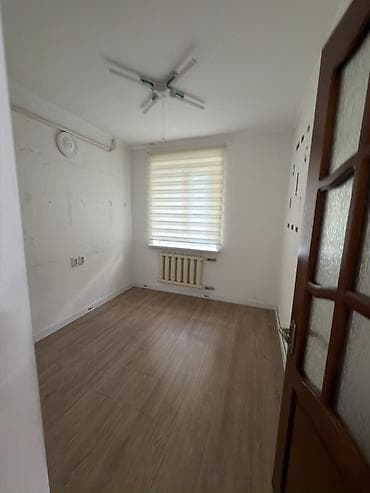 Коммерческая недвижимость: Коммерческое помещение с отдельным входом на первом этаже Сдается — 5