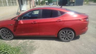 michelin pilot: JAC : 2023 г., Вариатор, Бензин, Лифтбек — 4