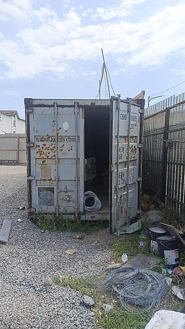 Контейнеры: Морской контейнер 20 футов (примерно 6 м х 2,4 м х 2,6 м).срочно — 2