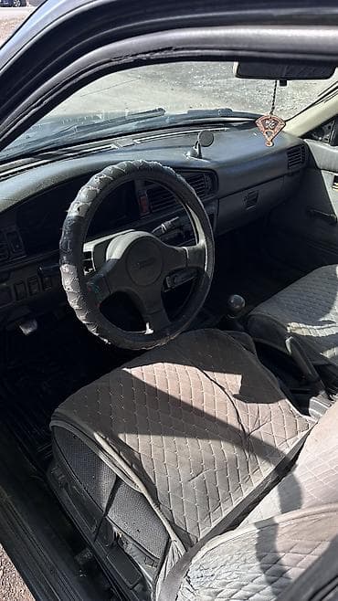 bmw 745i: Mazda 626: 1991 г., 2 л, Механика, Бензин, Седан — 4