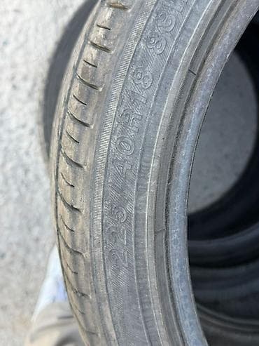 Комплект автомобильных шин 225/40 R18 88W - Размер: 225/40 R18 - — 2