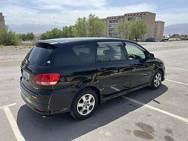 голиф 2: Toyota Ipsum: 2003 г., 2.4 л, Автомат, Бензин, Минивэн — 5