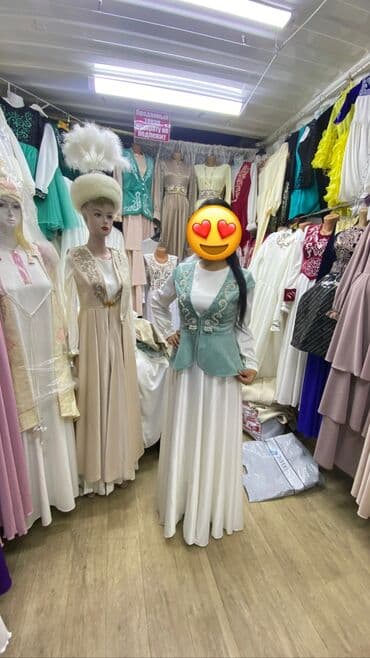 кыргызский национальный костюм женский: Продаю платье и чыптама на кыз узатуу одевала только один раз — 1