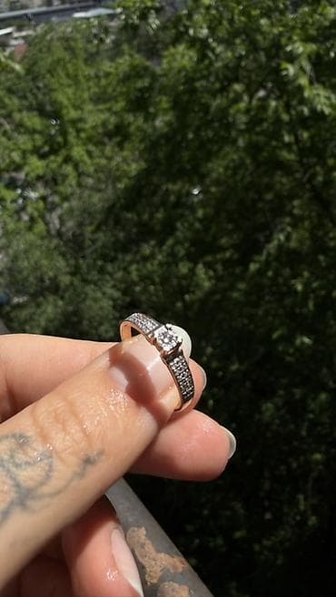 обручальные кольца золото: Кольцо, Помолвочное, Б/у, Женские — 3