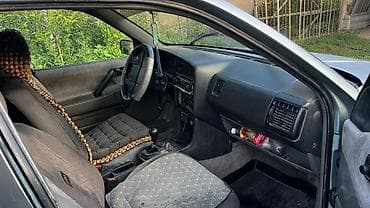 Унаа сатуу: Volkswagen Passat: 1991 г., 1.8 л, Кол менен иштөөчү, Бензин, Седан — 4