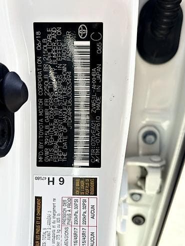byd e5: Toyota Prius: 2018 г., 1.8 л, Автомат, Гибрид, Лифтбек — 9