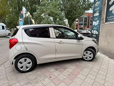 Chevrolet Spark: 2017 г., 1 л, Автомат, Бензин, Хетчбек — 4