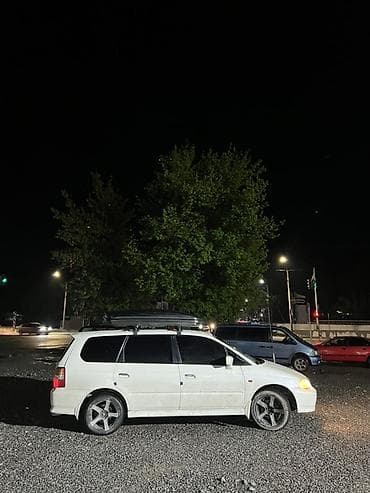 без дтп: Honda Odyssey: 2001 г., 2.3 л, Автомат, Бензин, Минивэн — 6