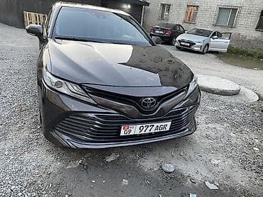 Toyota Camry: 2018 г., 2.5 л, Автомат, Бензин, Седан — 2