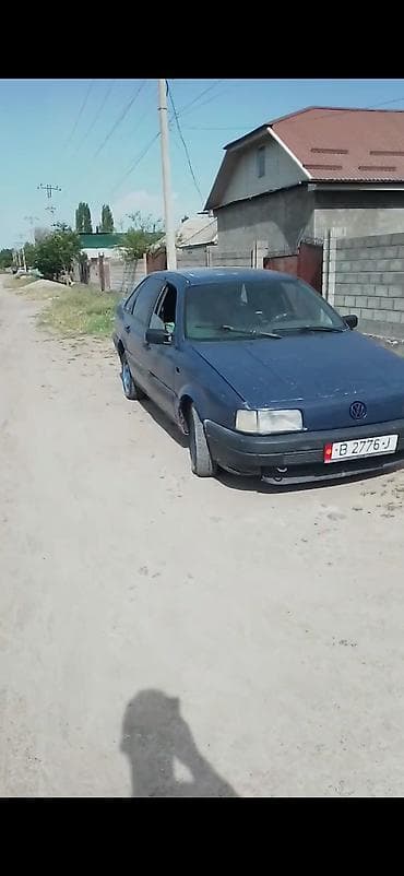Продажа авто: Volkswagen Passat: 1990 г., Седан — 1