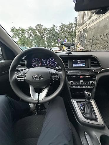 Продажа авто: Hyundai Elantra: 2020 г., 2 л, Автомат, Бензин, Седан — 10