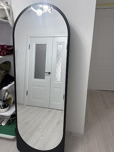 зеркало для спальни: Напольное зеркало в полный рост с округлой верхней частью. - Тип — 2