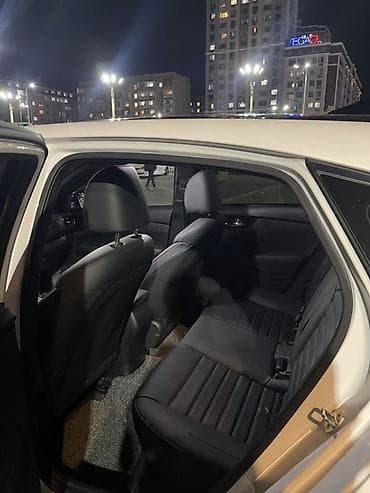 Kia K3: 2019 г., 1.6 л, Робот, Бензин, Хетчбек — 6