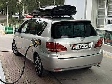 семиместное авто: Toyota Ipsum: 2002 г., 2.4 л, Автомат, Бензин, Минивэн — 9