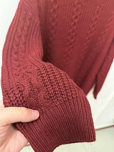 вязаные мужские пуловеры: Вязаный свитер с фактурными «косами» - Модель: классический джемпер с — 3