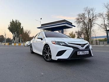 bmw 2: Toyota Camry: 2019 г., Автомат, Бензин, Седан — 4