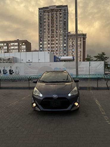 rx 2016: Toyota Prius C: 2016 г., 1.5 л, Автомат, Гибрид, Хэтчбэк — 1