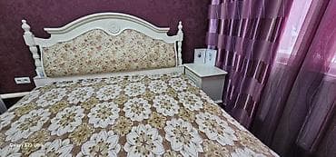продаю спальный гарнитур: Продаётся спальний гарнитур из 5 предметов. белого цвета из дерева. в — 7