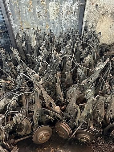 ось на тачку: Задние балки/подрамники в сборе для легковых автомобилей. - — 1