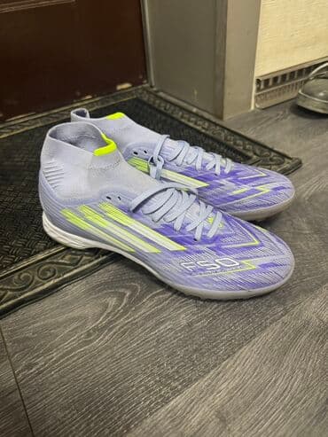 Футбольные бутсы/сороконожки F50 Очень удобные и качественные at lalafo.kg Футбольные бутсы/сороконожки F50 Очень удобные и качественные