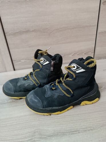 детская ортопедическая обувь: Удобные детские ботинки черного цвета с яркими желтыми шнурками и — 1