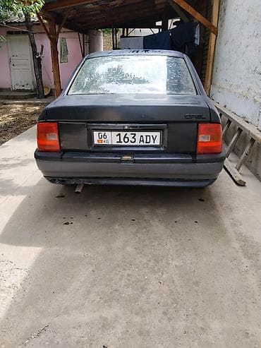 camry 55 xle: Opel Vectra: 1992 г., 1.8 л, Механика, Бензин, Седан — 3