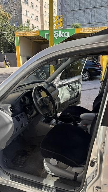 Транспорт: Toyota RAV4: 2001 г., 2 л, Автомат, Бензин, Кроссовер — 6