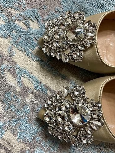 Туфли цвета айвори, 38 размера, немного маломерят
990 сом at lalafo.kg Туфли цвета айвори, 38 размера, немного маломерят
990 сом