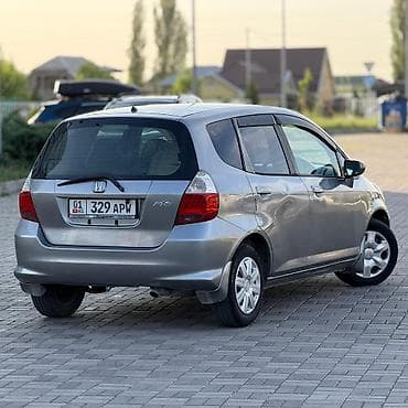 Продажа авто: Honda Fit: 2005 г., 1.3 л, Вариатор, Бензин, Хэтчбэк — 1