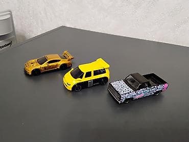 Набор коллекционных машинок масштаб примерно 1:64 (металлические