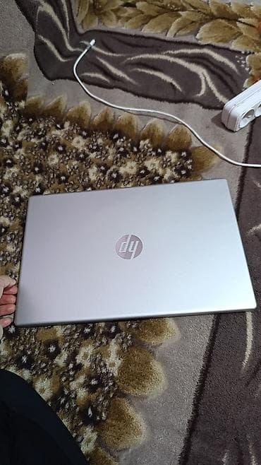 sata ssd: Ноутбук HP 15 (серия с логотипом HP на крышке, серебристый корпус) — 2