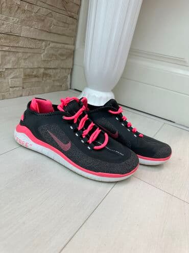Продаются кроссовки Nike в отличном состоянии! at lalafo.kg Продаются кроссовки Nike в отличном состоянии!