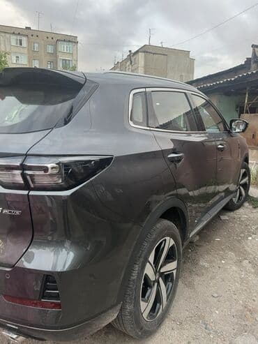 мото электрический: Серый кроссовер Changan, оснащенный светодиодными фарами и — 8