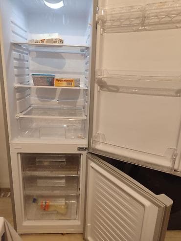 led: Холодильник GOODLIFE, двухкамерный, серебристый - Класс — 3