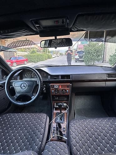 mers e124: Mercedes-Benz W124: 1993 г., 2.2 л, Автомат, Бензин, Седан — 7