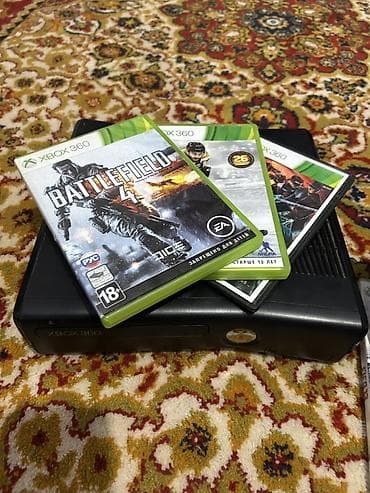 Xbox: Xbox 360 Slim (чёрная консоль) в комплекте с аксессуарами и играми. В — 3