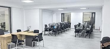конференц: Аренда офисов, 100 м², В бизнес центре, С видом на горы, 1 линия, С отдельным входом — 2